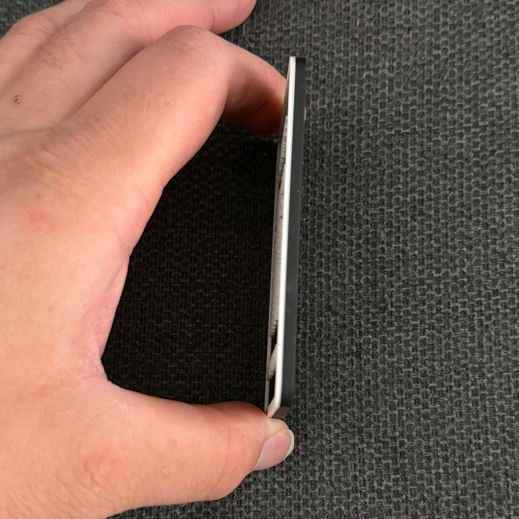 QR Code & NFC Datenkarte im Scheckkartenformat mit Magneten - Personalisierbar